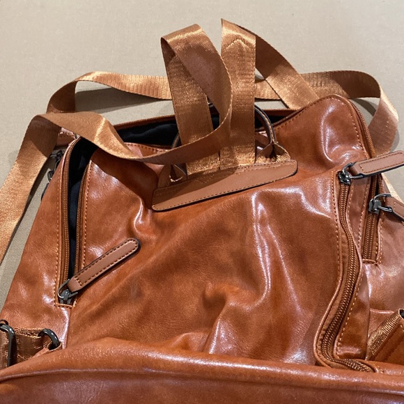Cluci Leather Back Pack - Picture 5 of 6